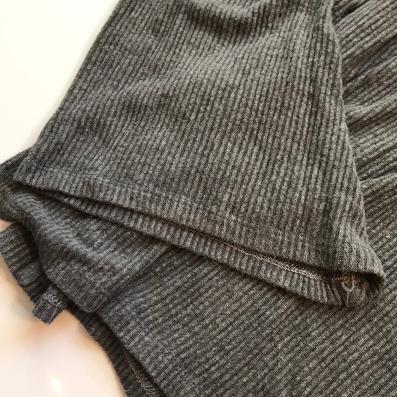 Soft heather gray sweater with bell sleeves - Picture 3 of 3